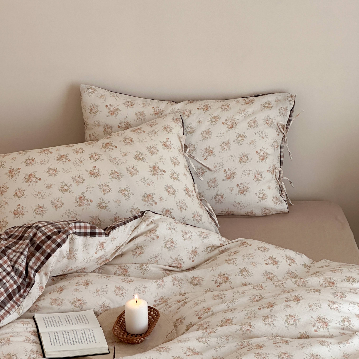 91家纺网 家纺一手货源 找家纺 旷野 2026新款简约精致全棉纯棉水洗棉四件套-松间花信系列 松间花信-奶杏棕