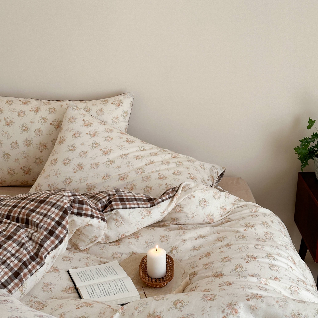 91家纺网 家纺一手货源 找家纺 旷野 2026新款简约精致全棉纯棉水洗棉四件套-松间花信系列 松间花信-奶杏棕