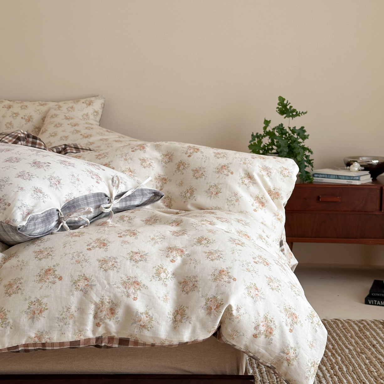 91家纺网 家纺一手货源 找家纺 旷野 2026新款简约精致全棉纯棉水洗棉四件套-松间花信系列 松间花信-奶杏棕