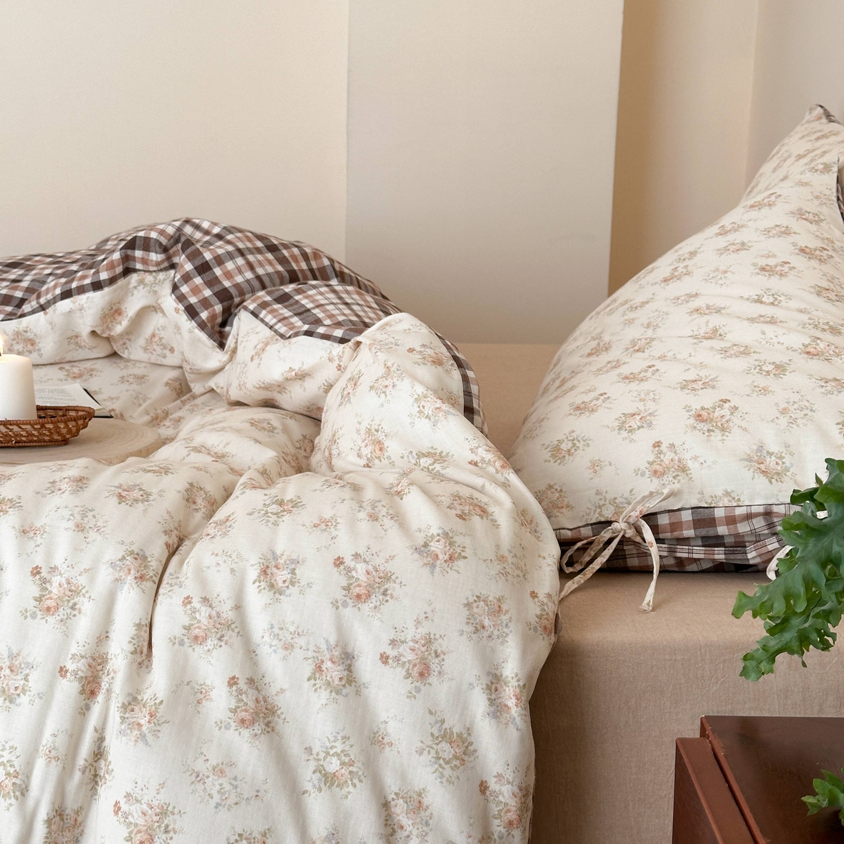 91家纺网 家纺一手货源 找家纺 旷野 2026新款简约精致全棉纯棉水洗棉四件套-松间花信系列 松间花信-奶杏棕