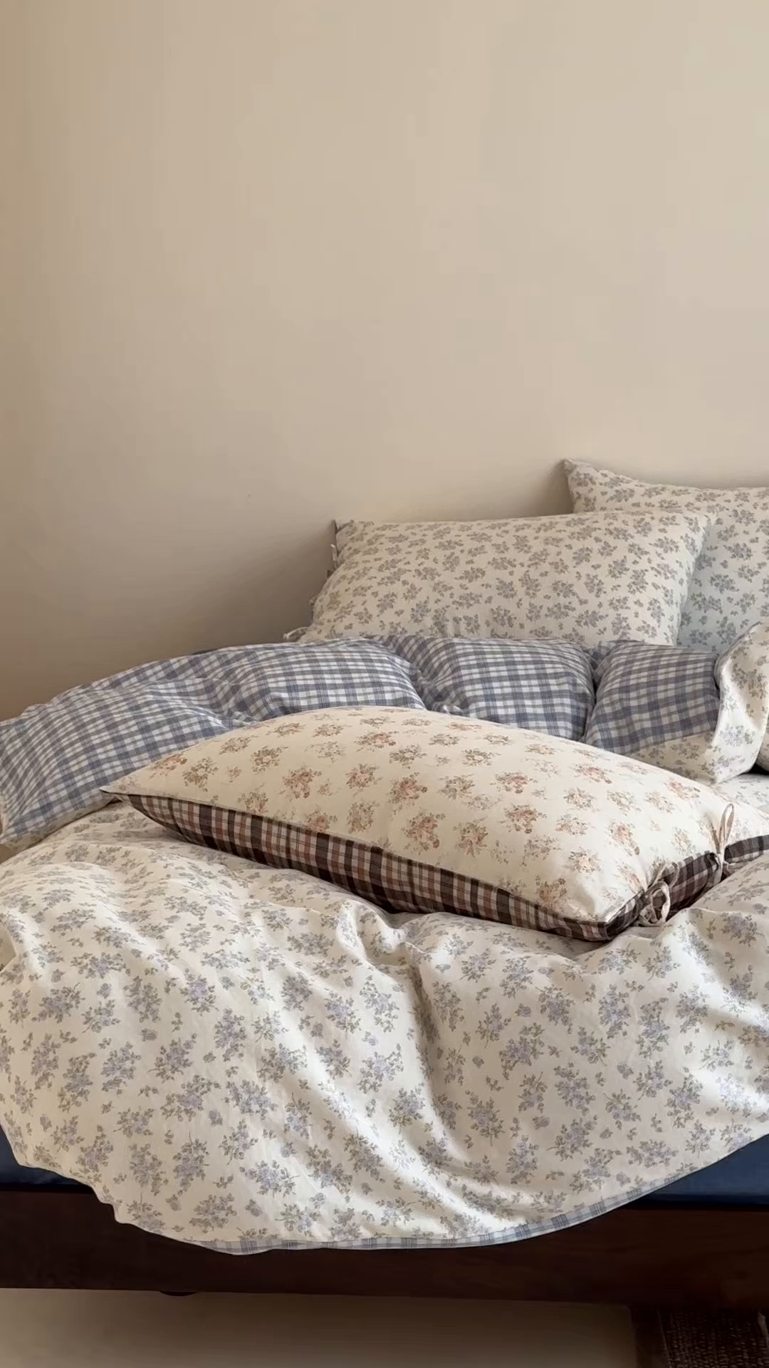 91家纺网 家纺一手货源 找家纺 旷野 2026新款简约精致全棉纯棉水洗棉四件套-松间花信系列 松间花信-粉雾灰