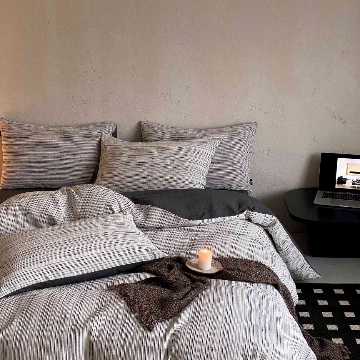 91家纺网 家纺一手货源 找家纺 旷野 2026新款棉麻侘寂风肌理感提花四件套-森川 森川-黑