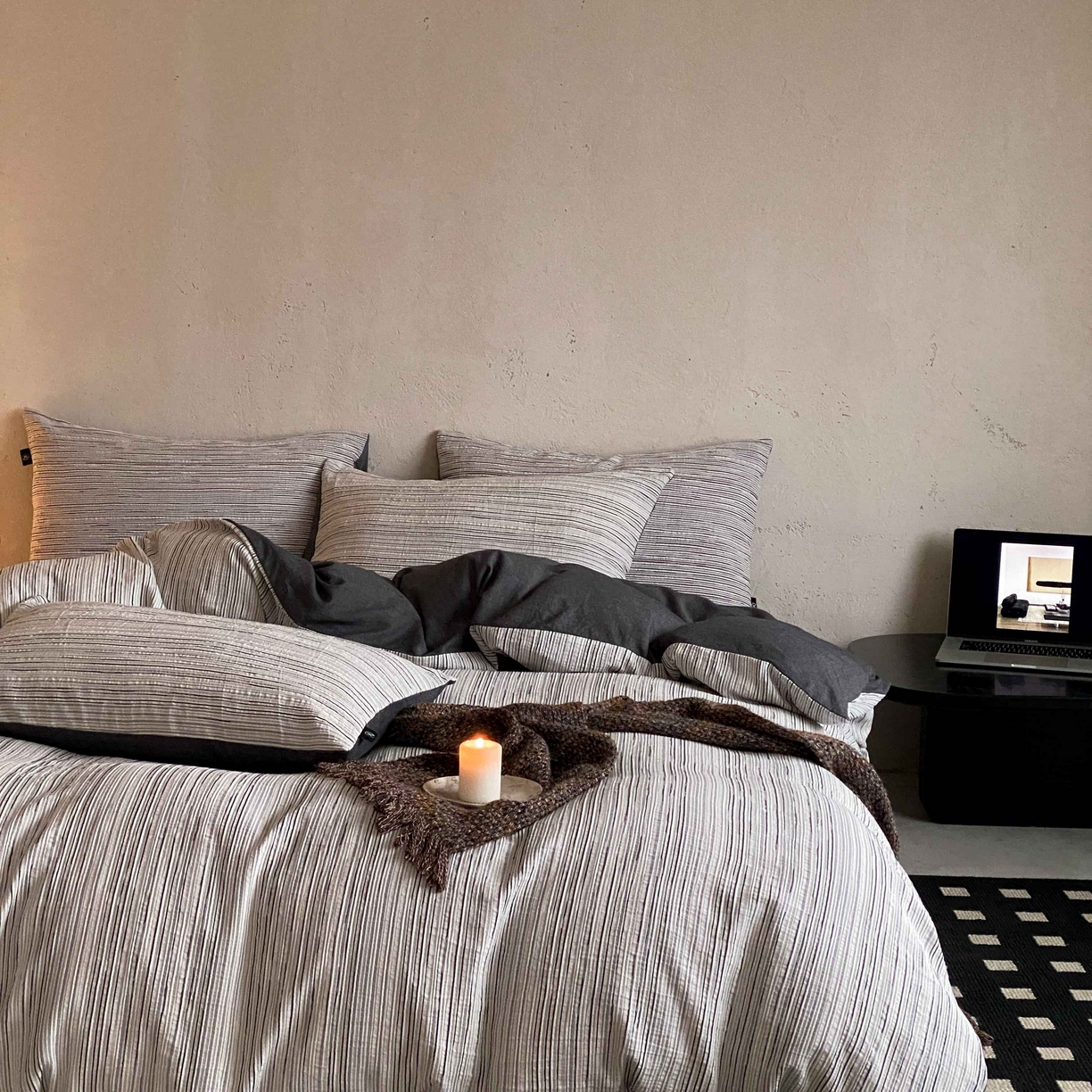 91家纺网 家纺一手货源 找家纺 旷野 2026新款棉麻侘寂风肌理感提花四件套-森川 森川-黑