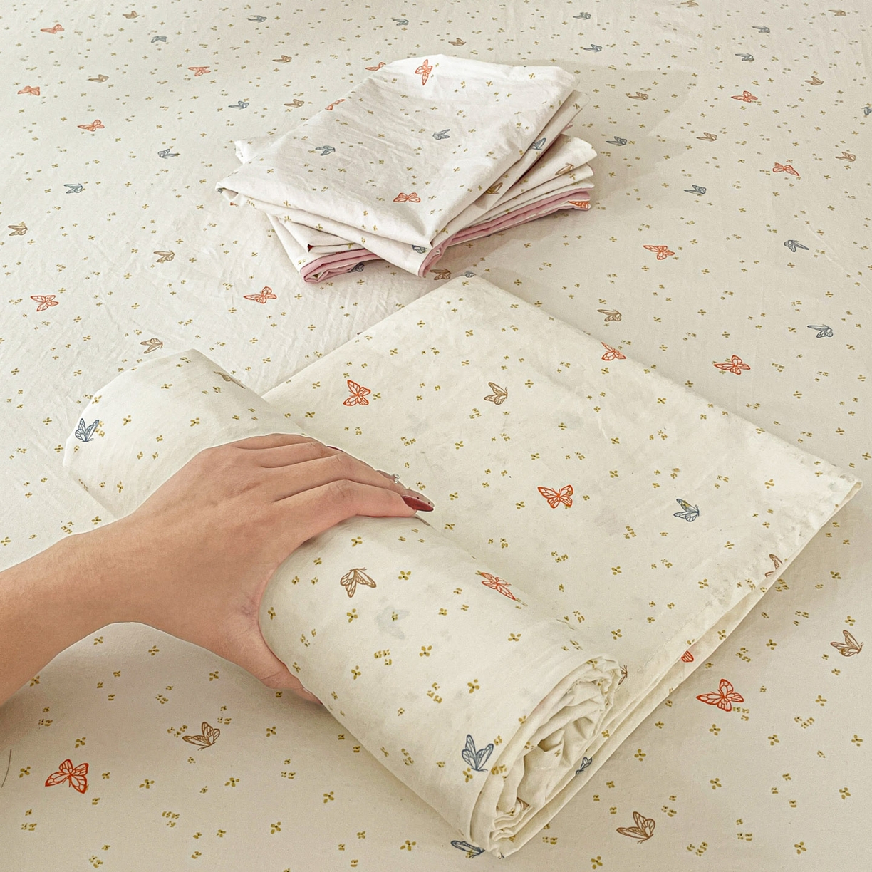 91家纺网 家纺一手货源 找家纺 纽缦家纺 2026新款A类105g四件套古法水洗棉单床单床单单件 彩蝶红