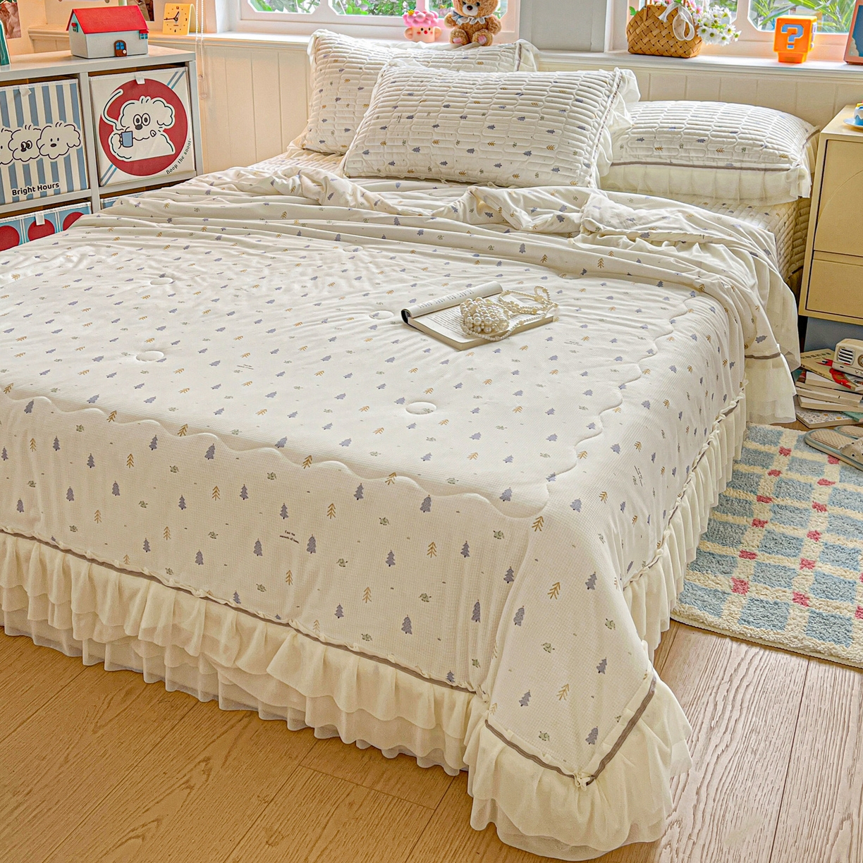 91家纺网 家纺一手货源 找家纺 富米莱单品馆 2026新款高奢维密花边冰肤格凉感夏凉被床盖夏被四件套 夏被床盖-梦幻森林