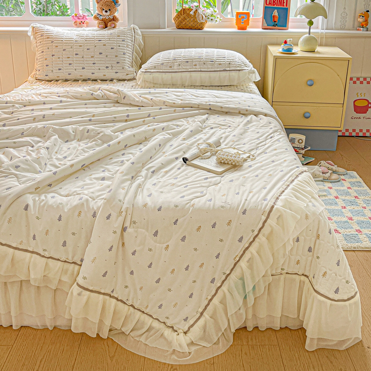 91家纺网 家纺一手货源 找家纺 富米莱单品馆 2026新款高奢维密花边冰肤格凉感夏凉被床盖夏被四件套 夏被床盖-梦幻森林