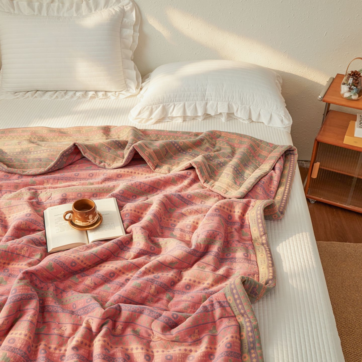 91家纺网 家纺一手货源 找家纺 睡棉坊 2026新款全棉色织提花双层纱夏被全棉夏凉被里外全棉天然棉花被 吉祥小马-粉