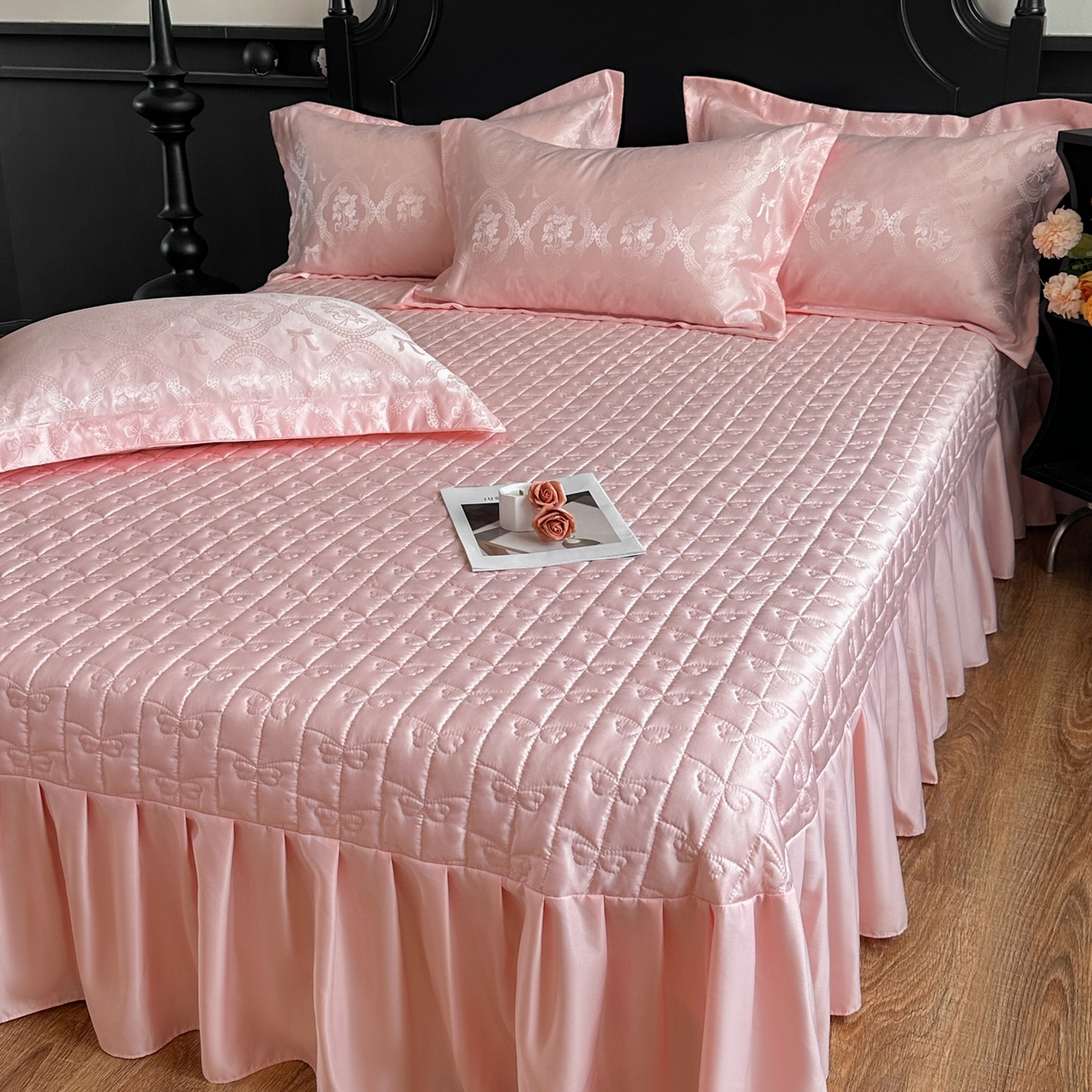 91家纺网 家纺一手货源 找家纺 提花大世界 2026新款简奢被套款水洗真丝天丝提花丝滑床单床盖四件套 巴黎邂逅-甜心粉