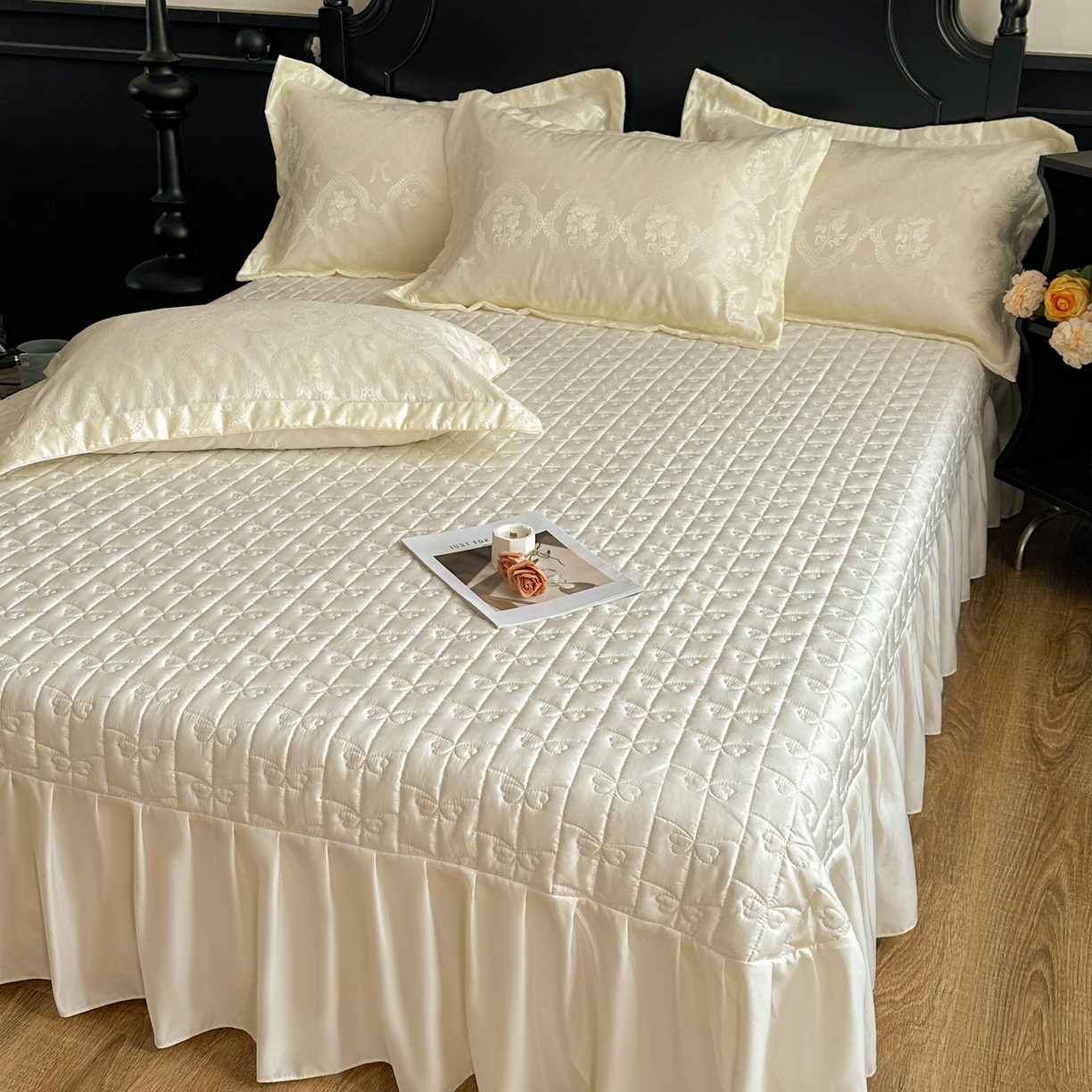 91家纺网 家纺一手货源 找家纺 提花大世界 2026新款简奢被套款水洗真丝天丝提花丝滑床单床盖四件套 巴黎邂逅-玉瓷白