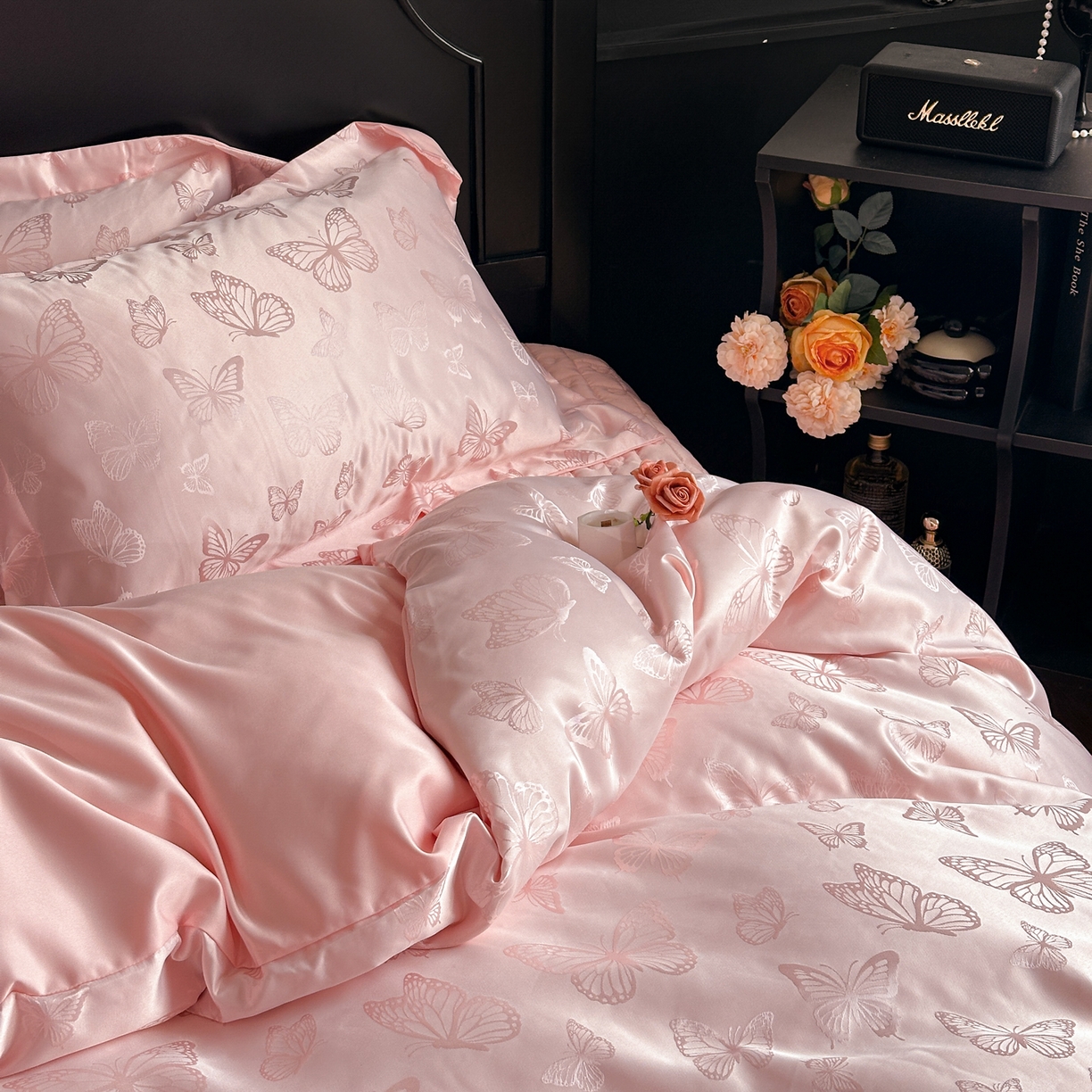 91家纺网 家纺一手货源 找家纺 提花大世界 2026新款简奢被套款水洗真丝天丝提花丝滑床单床盖四件套 谍影流光-慕斯粉