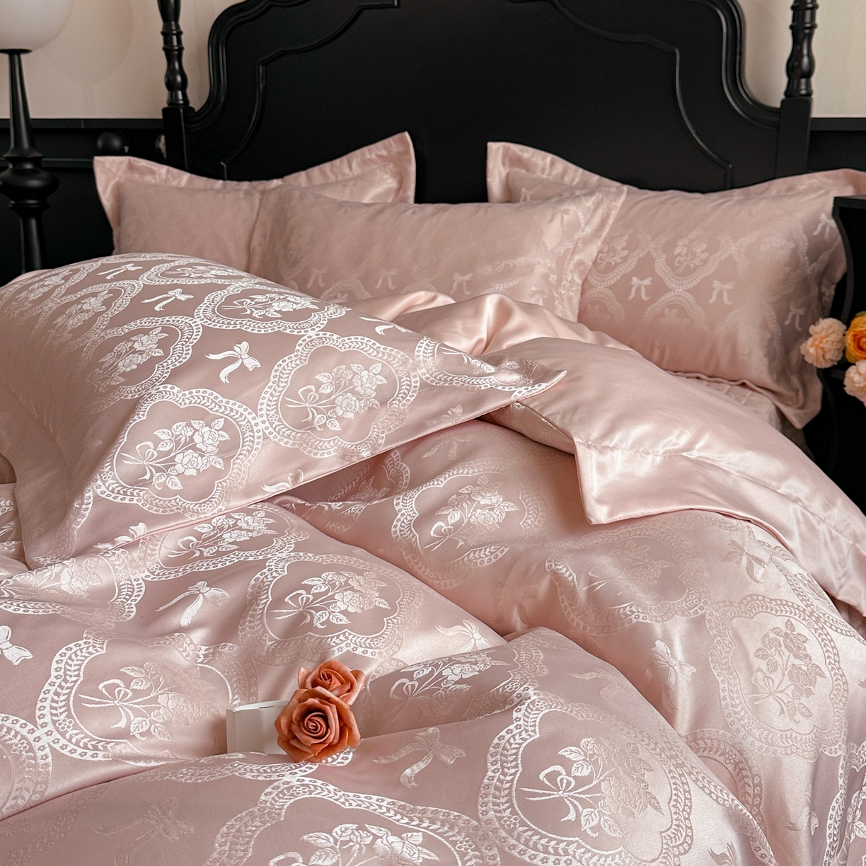 91家纺网 家纺一手货源 找家纺 提花大世界 2026新款简奢被套款水洗真丝天丝提花丝滑床单床盖四件套 巴黎邂逅-胭脂玉