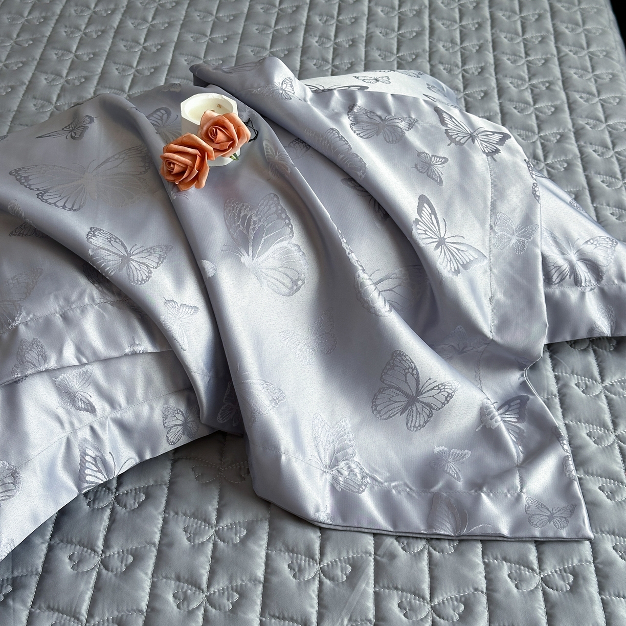 91家纺网 家纺一手货源 找家纺 提花大世界 2026新款简奢被套款水洗真丝天丝提花丝滑床单床盖四件套 谍影流光-大象灰