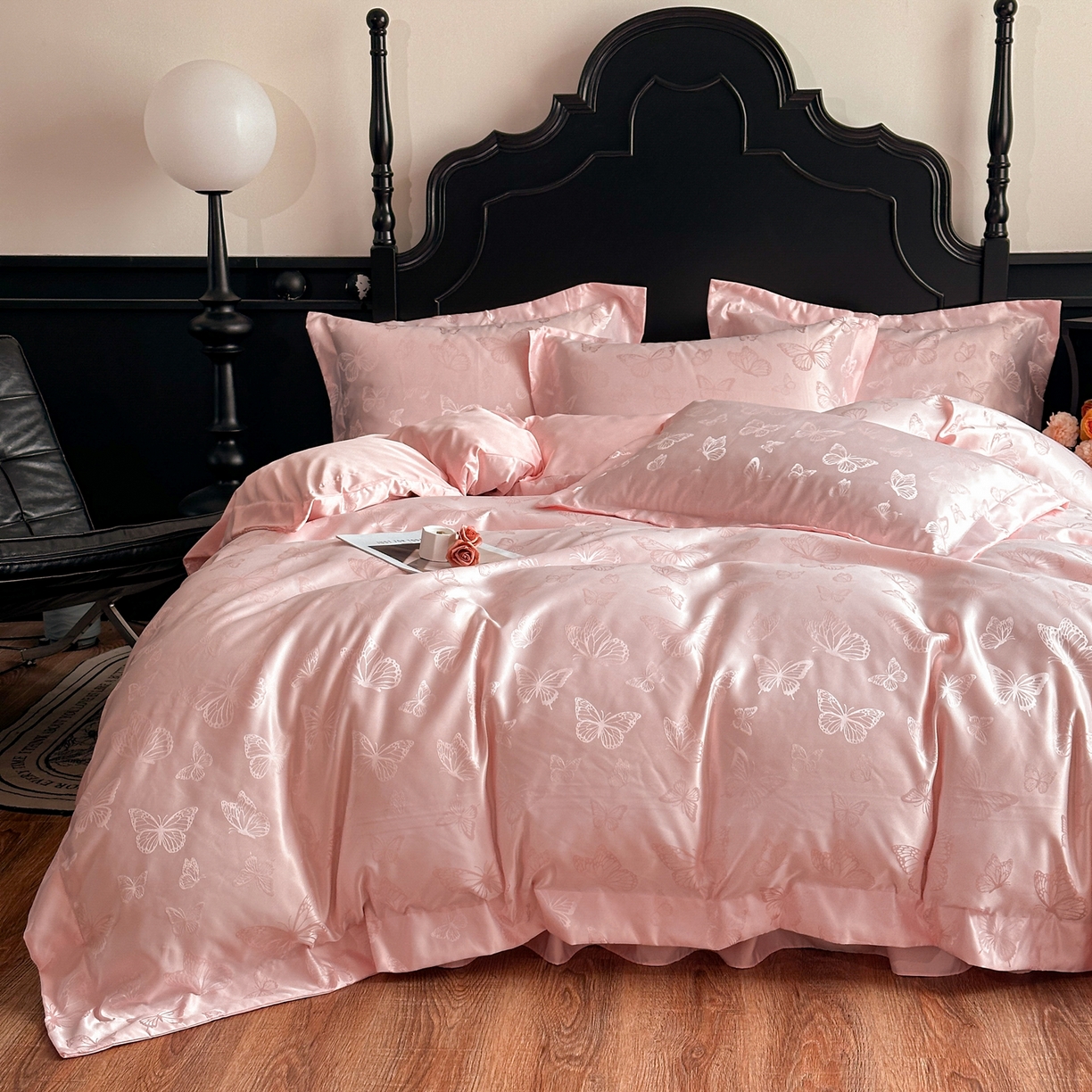 91家纺网 家纺一手货源 找家纺 提花大世界 2026新款简奢被套款水洗真丝天丝提花丝滑床单床盖四件套 谍影流光-慕斯粉