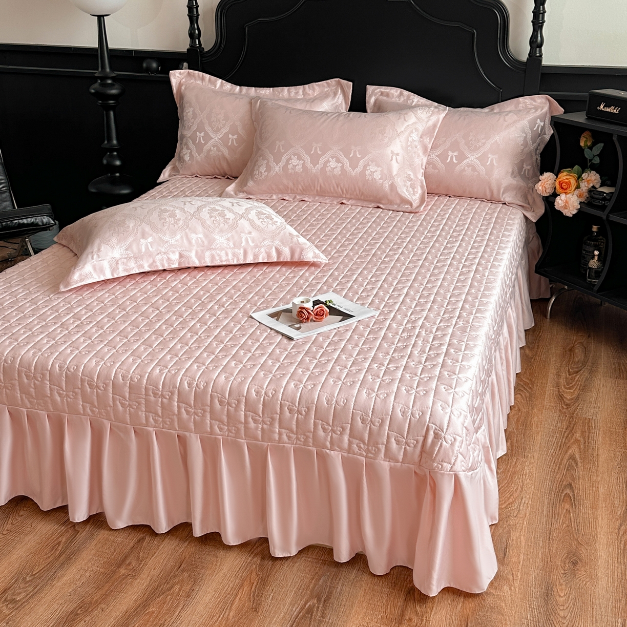 91家纺网 家纺一手货源 找家纺 提花大世界 2026新款简奢被套款水洗真丝天丝提花丝滑床单床盖四件套 巴黎邂逅-胭脂玉