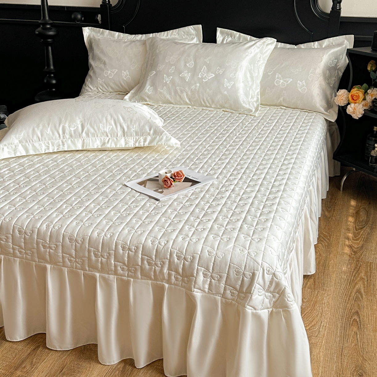 91家纺网 家纺一手货源 找家纺 提花大世界 2026新款简奢被套款水洗真丝天丝提花丝滑床单床盖四件套 谍影流光-月光白