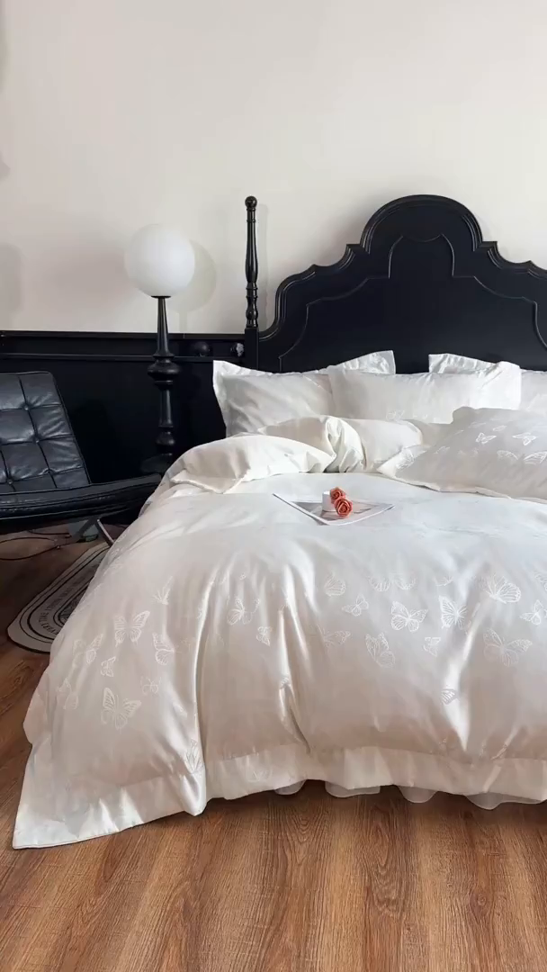 91家纺网 家纺一手货源 找家纺 提花大世界 2026新款简奢被套款水洗真丝天丝提花丝滑床单床盖四件套 谍影流光-月光白