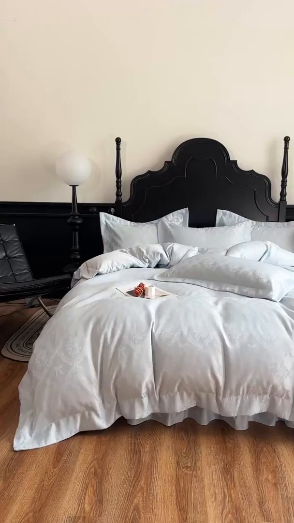 91家纺网 家纺一手货源 找家纺 提花大世界 2026新款简奢被套款水洗真丝天丝提花丝滑床单床盖四件套 巴黎邂逅-海盐蓝