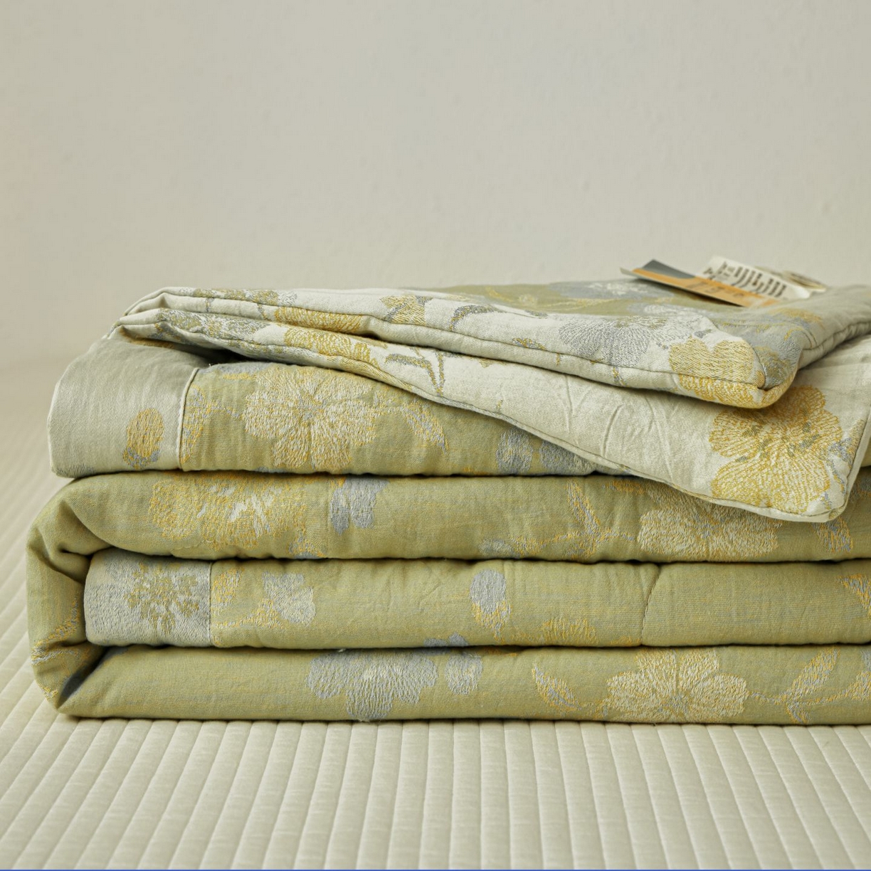 91家纺网 家纺一手货源 找家纺 睡棉坊 2026新款全棉色织提花双层纱夏被全棉夏凉被里外全棉天然棉花被 锦上添花-提夫尼蓝