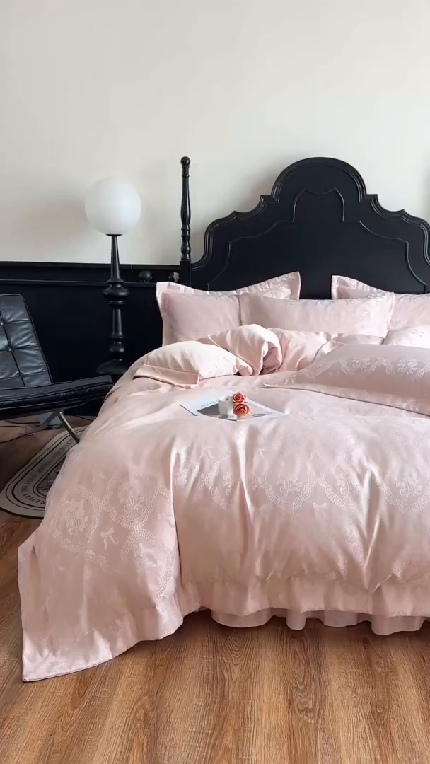 91家纺网 家纺一手货源 找家纺 提花大世界 2026新款简奢被套款水洗真丝天丝提花丝滑床单床盖四件套 巴黎邂逅-胭脂玉