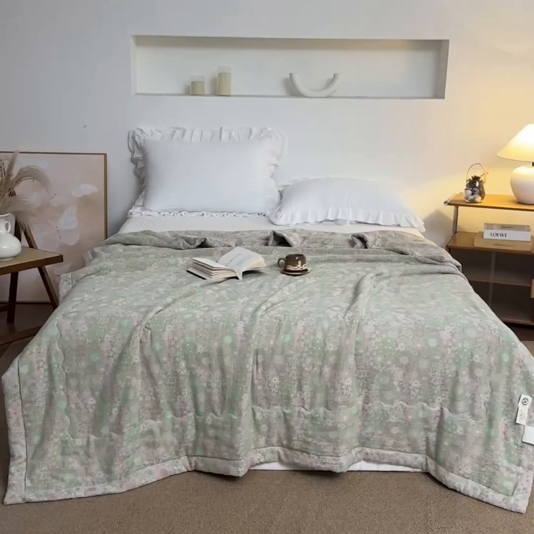91家纺网 家纺一手货源 找家纺 睡棉坊 2026新款全棉色织提花双层纱夏被全棉夏凉被里外全棉天然棉花被 山野来信-蜜粉绿