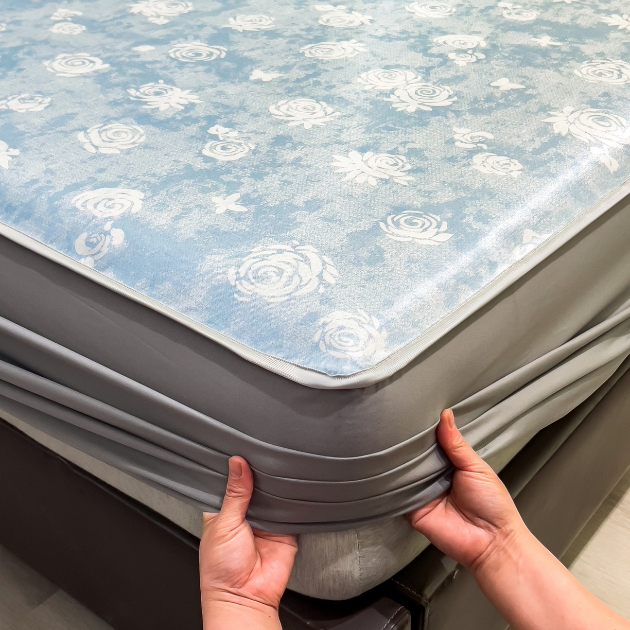 91家纺网 家纺一手货源 找家纺 柏薇 2026新款数码印花超级凉感席床笠款 初墨