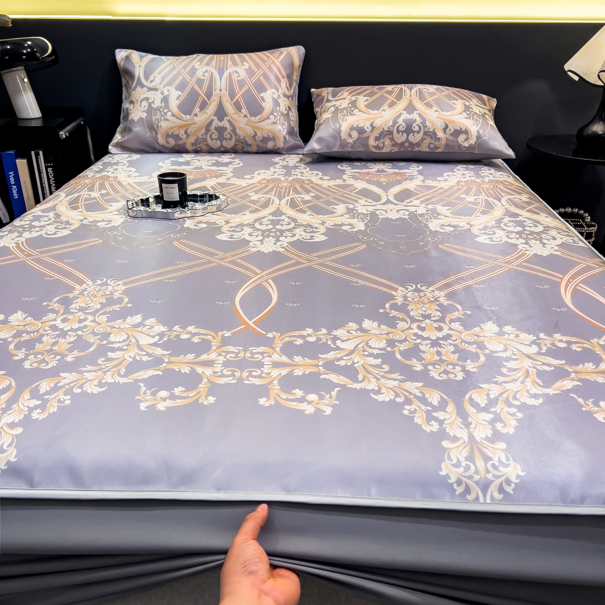 91家纺网 家纺一手货源 找家纺 柏薇 2026新款数码印花超级凉感席床笠款 艾德琳