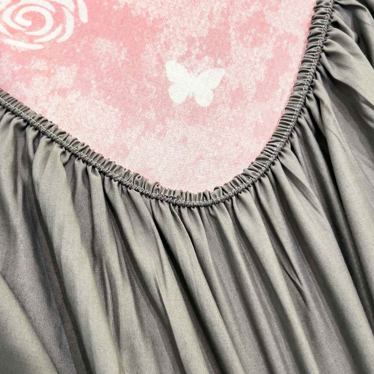 91家纺网 家纺一手货源 找家纺 柏薇 2026新款数码印花超级凉感席床笠款 时见