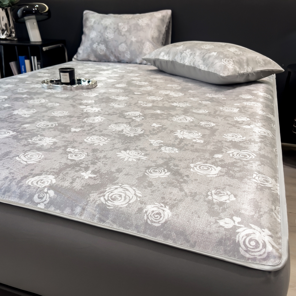 91家纺网 家纺一手货源 找家纺 柏薇 2026新款数码印花超级凉感席床笠款 予光