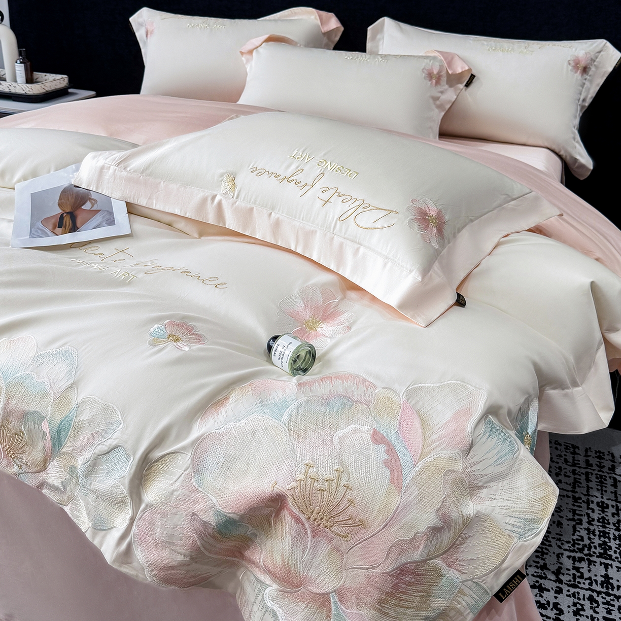 91家纺网 家纺一手货源 找家纺 莱势 2026新品A类50支高密贡缎长绒棉四件套-花枝里系列 花枝里-白拼粉