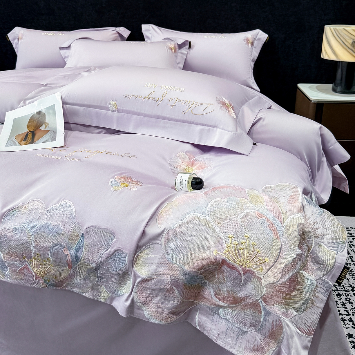 91家纺网 家纺一手货源 找家纺 莱势 2026新品A类50支高密贡缎长绒棉四件套-花枝里系列 花枝里-香芋紫