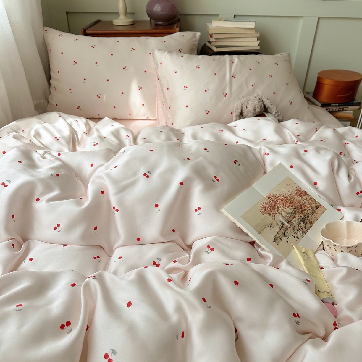 91家纺网 家纺一手货源 找家纺 爱彼家纺 2026新款亲肤印花柔软睡眠床品四件套-冰丝系列 冰丝-甜粉小樱桃