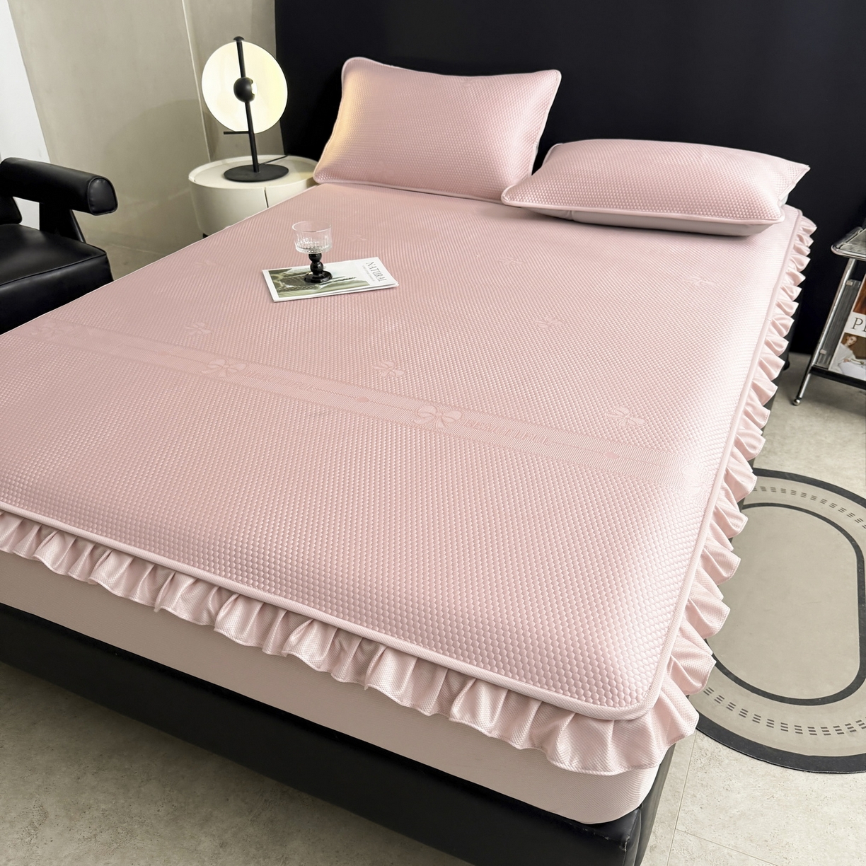 91家纺网 家纺一手货源 找家纺 （总）爱思凯家纺 2026春夏新款PE豆豆花边床笠凉席席子空调软席-密朵