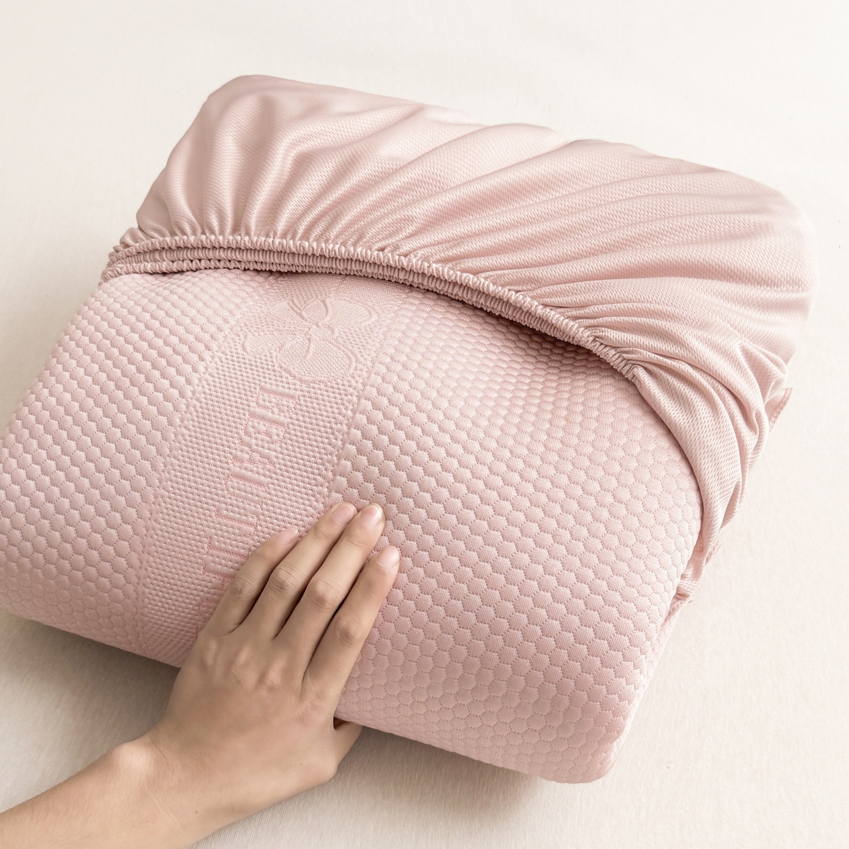 91家纺网 家纺一手货源 找家纺 （总）爱思凯家纺 2026春夏新款PE豆豆花边床笠凉席席子空调软席-密朵