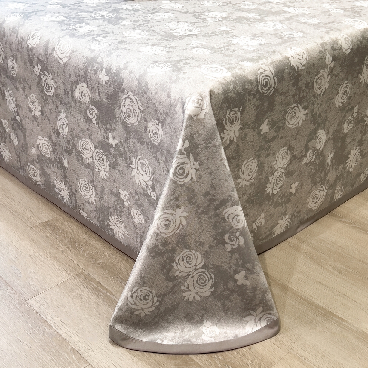 91家纺网 家纺一手货源 找家纺 柏薇 2026新款冰丝凉席床单款凉席三件套系列 予光