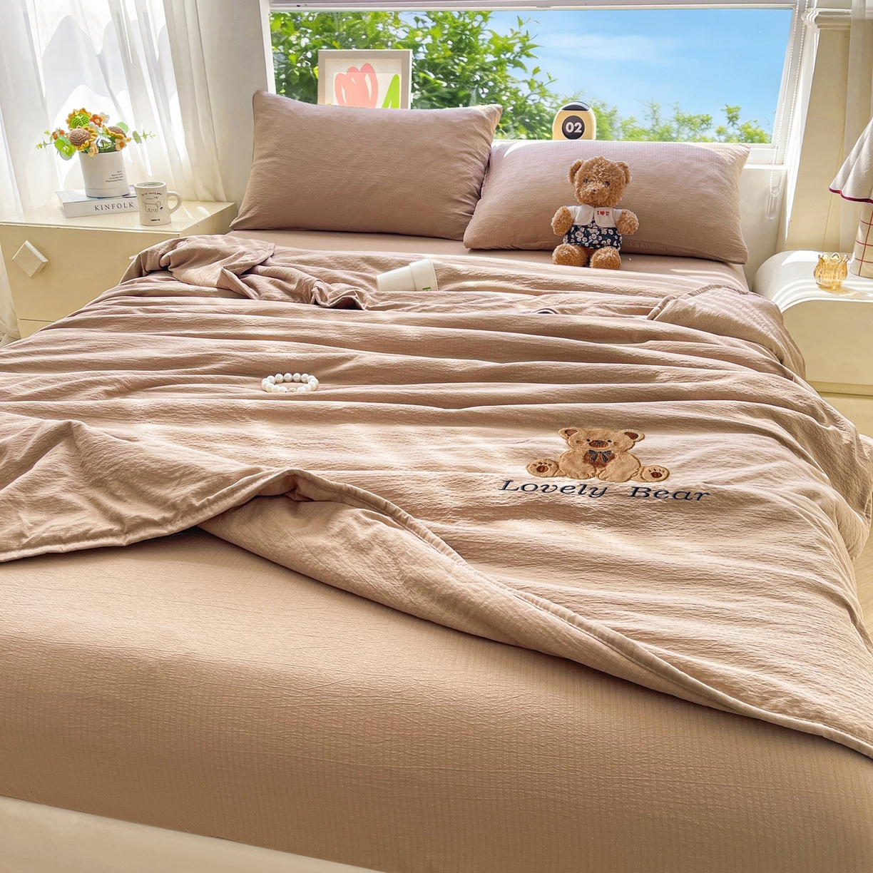 91家纺网 家纺一手货源 找家纺 （总）爱思凯家纺 2026新款皱皱纱贴布绣夏被夏凉被空调被-咖崽熊