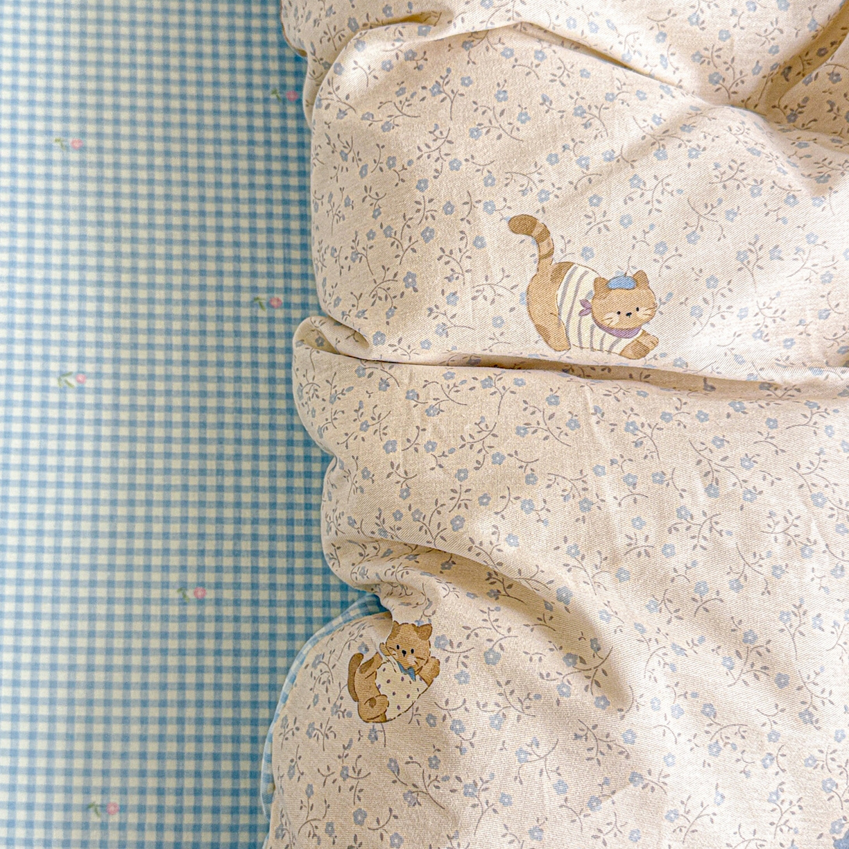 91家纺网 家纺一手货源 找家纺 董成龙家纺 2026春夏新款100%全棉纯棉印花四件套印花卡通系列三件套（喷气工艺） 明洞喵喵