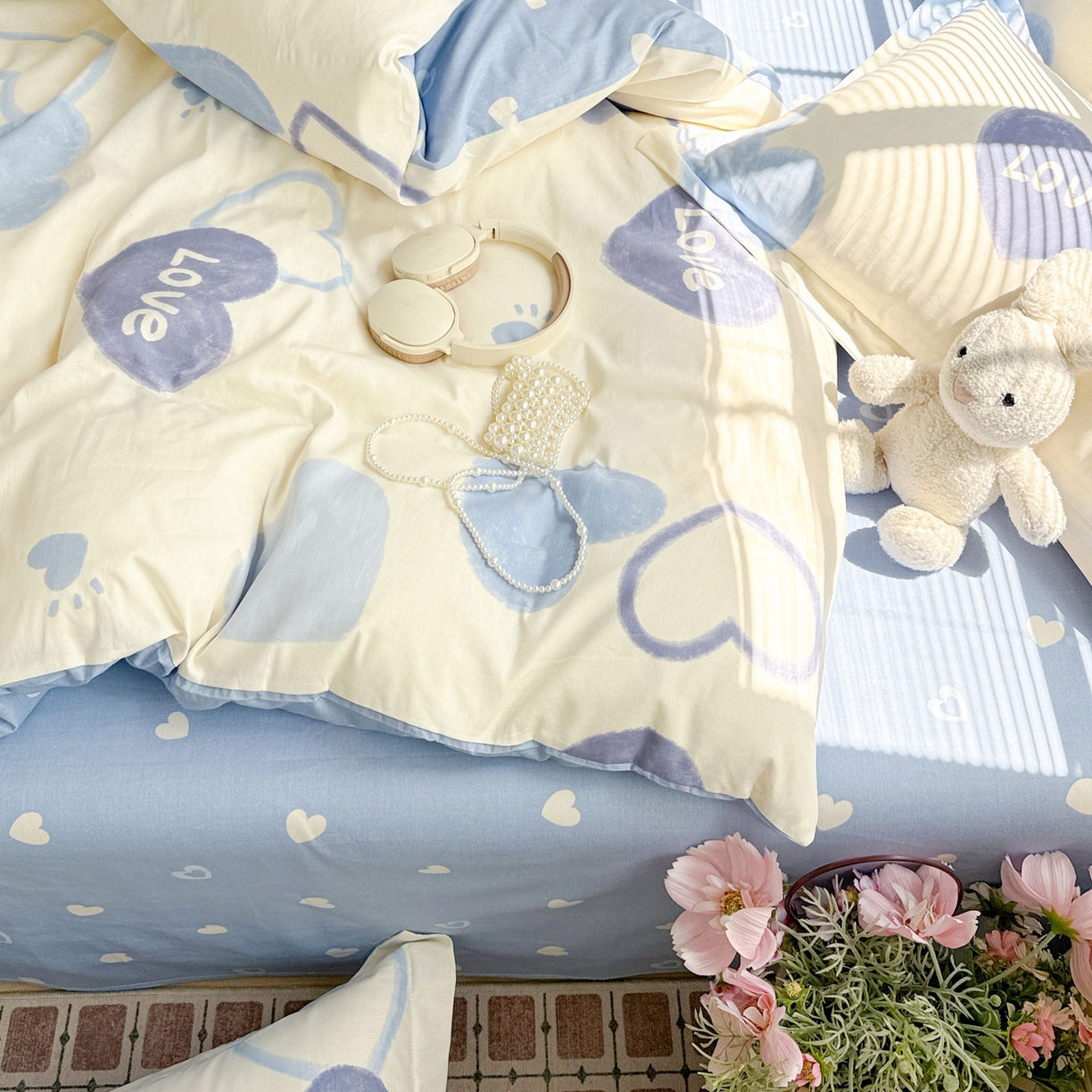 91家纺网 家纺一手货源 找家纺 董成龙家纺 2026春夏新款100%全棉纯棉印花四件套印花卡通系列三件套（喷气工艺） 奶油爱心-蓝