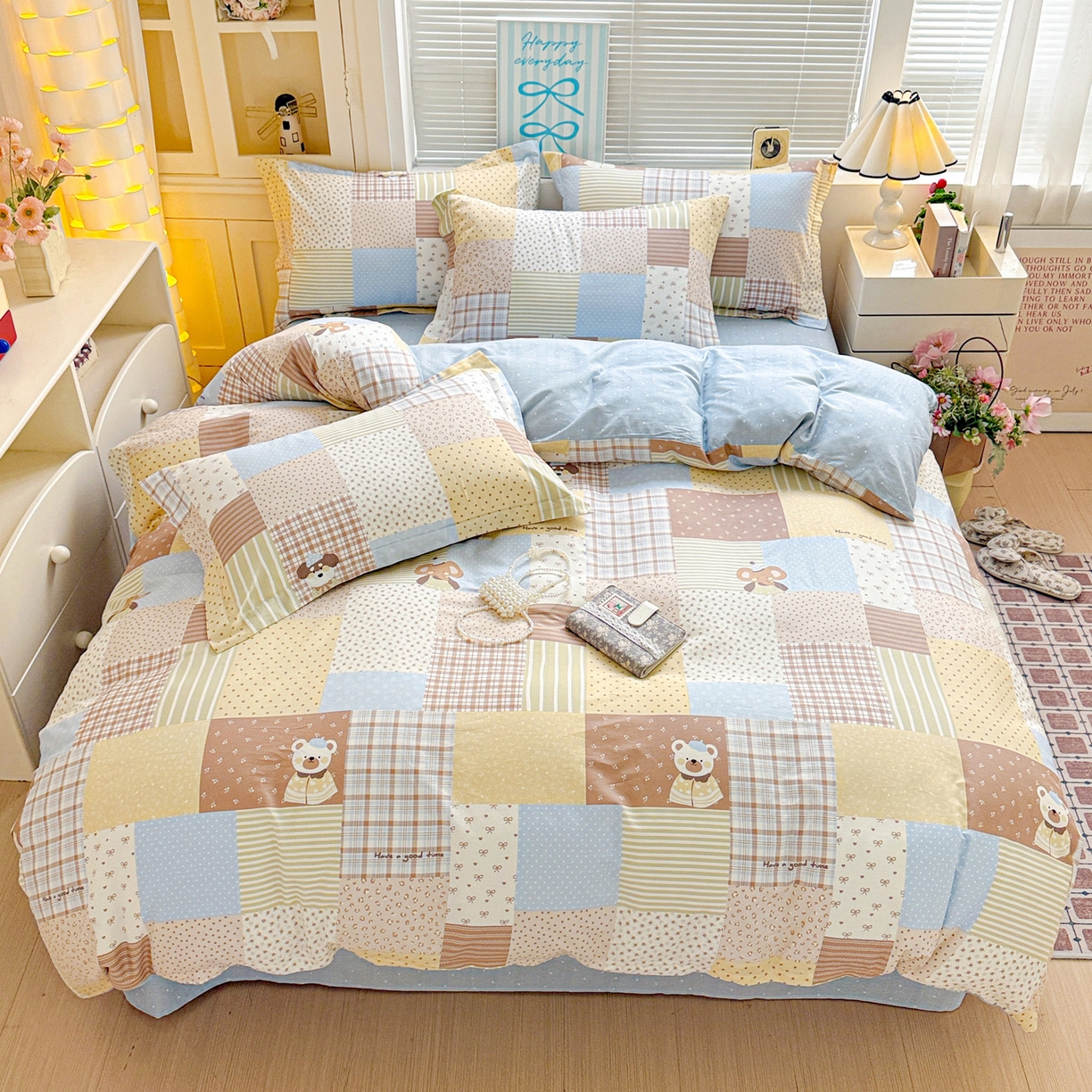 91家纺网 家纺一手货源 找家纺 董成龙家纺 2026春夏新款100%全棉纯棉印花四件套印花卡通系列三件套（喷气工艺） 拼布萌熊