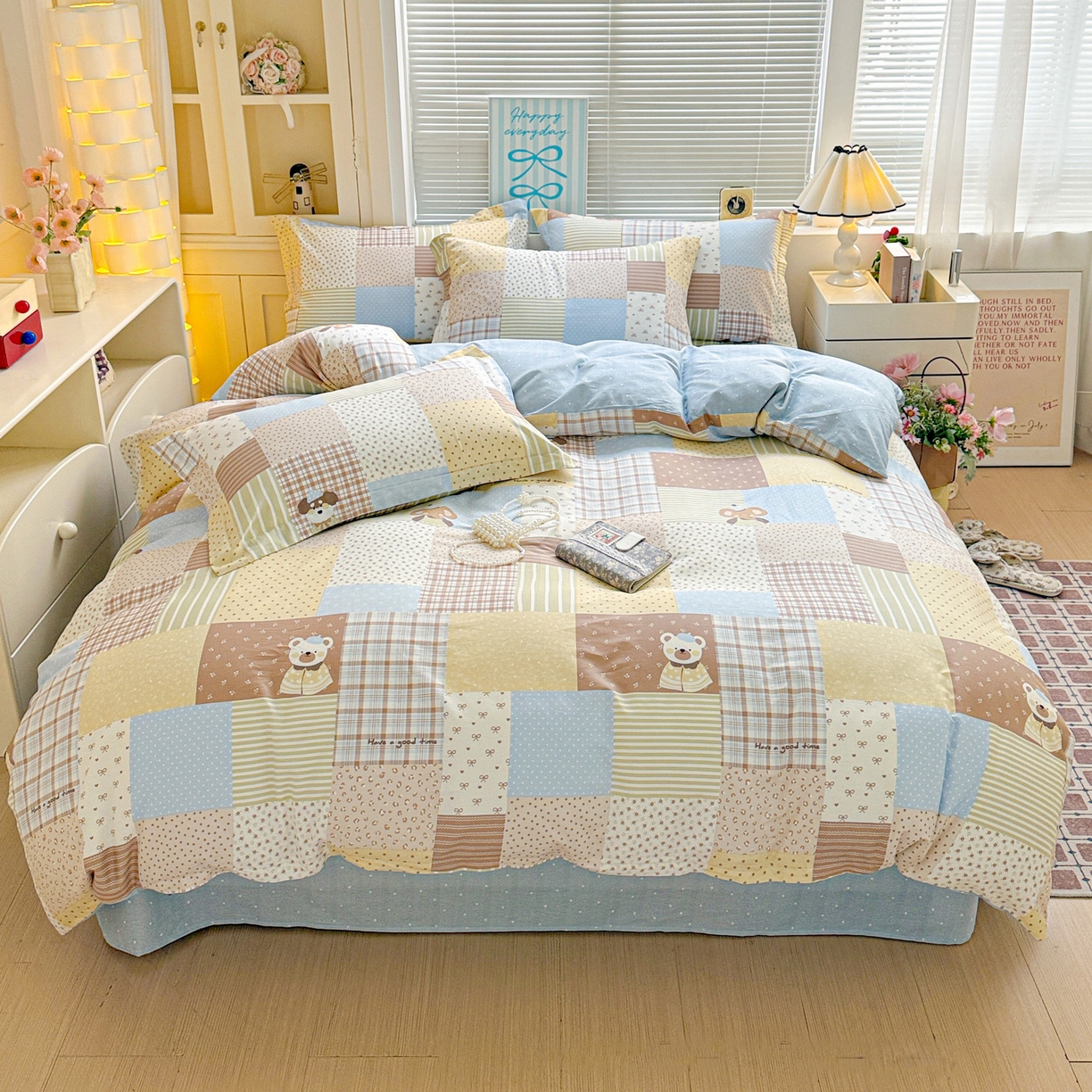 91家纺网 家纺一手货源 找家纺 董成龙家纺 2026春夏新款100%全棉纯棉印花四件套印花卡通系列三件套（喷气工艺） 拼布萌熊