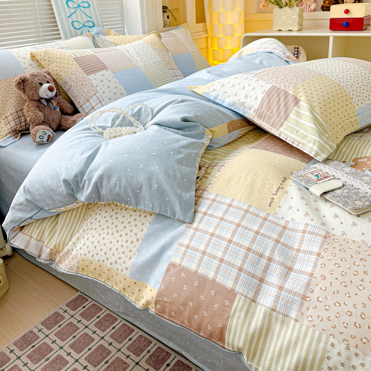 91家纺网 家纺一手货源 找家纺 董成龙家纺 2026春夏新款100%全棉纯棉印花四件套印花卡通系列三件套（喷气工艺） 拼布萌熊