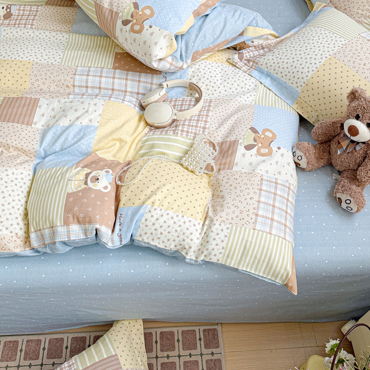 91家纺网 家纺一手货源 找家纺 董成龙家纺 2026春夏新款100%全棉纯棉印花四件套印花卡通系列三件套（喷气工艺） 拼布萌熊