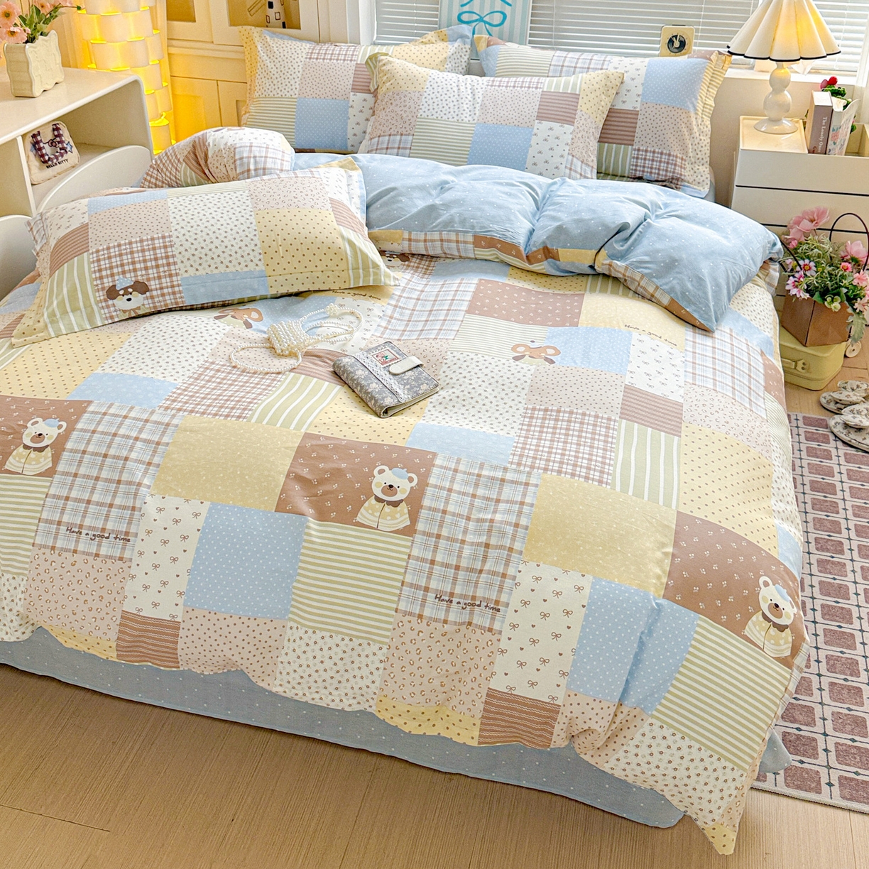 91家纺网 家纺一手货源 找家纺 董成龙家纺 2026春夏新款100%全棉纯棉印花四件套印花卡通系列三件套（喷气工艺） 拼布萌熊