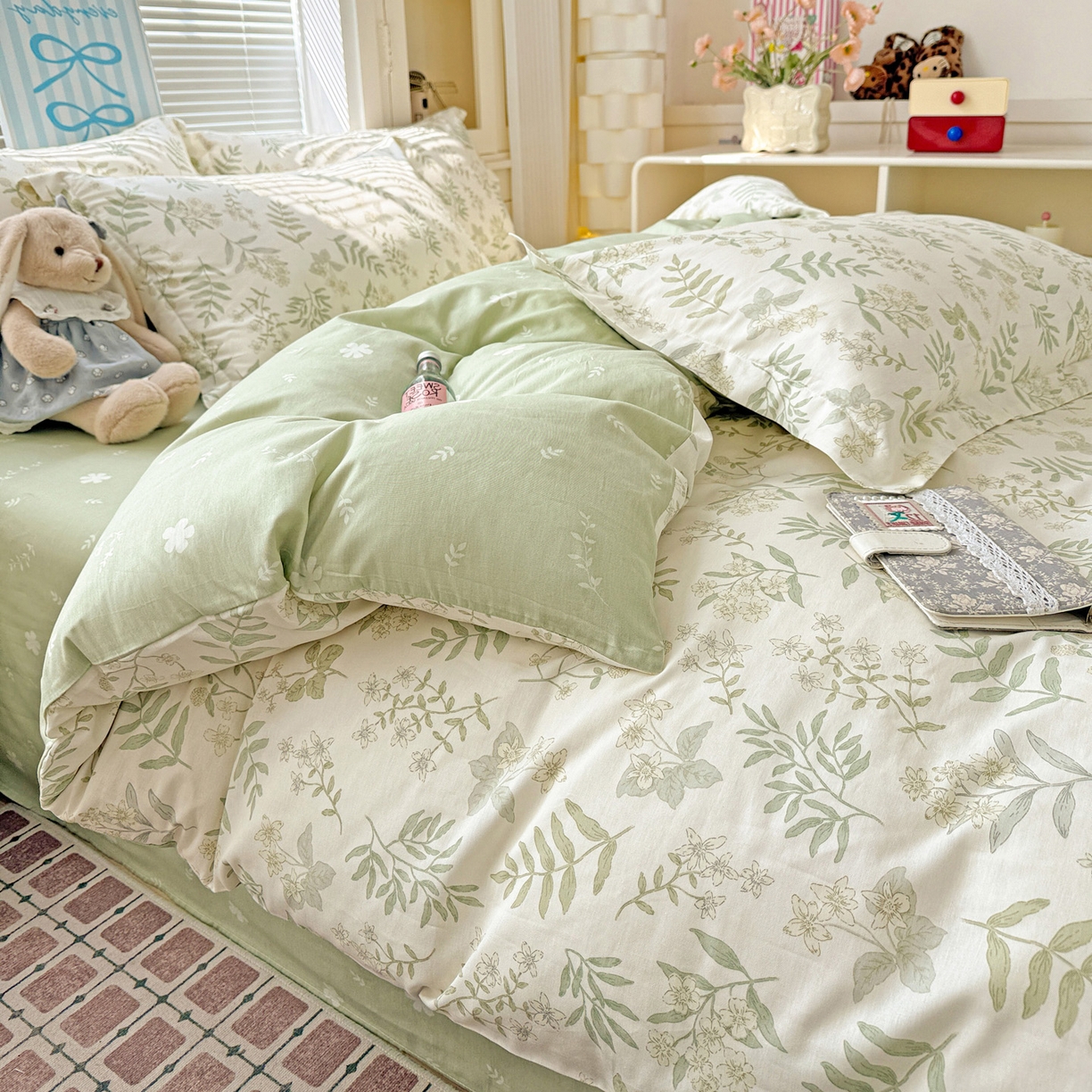 91家纺网 家纺一手货源 找家纺 董成龙家纺 2026春夏新款100%全棉纯棉印花四件套印花卡通系列三件套（喷气工艺） 青梅温茶-绿