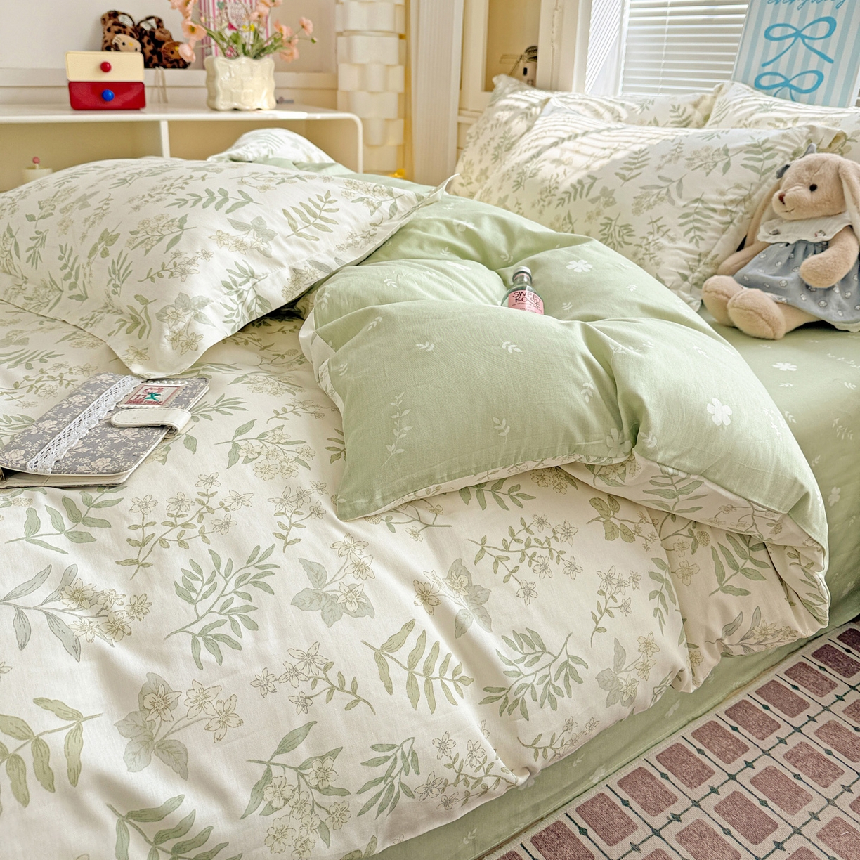 91家纺网 家纺一手货源 找家纺 董成龙家纺 2026春夏新款100%全棉纯棉印花四件套印花卡通系列三件套（喷气工艺） 青梅温茶-绿