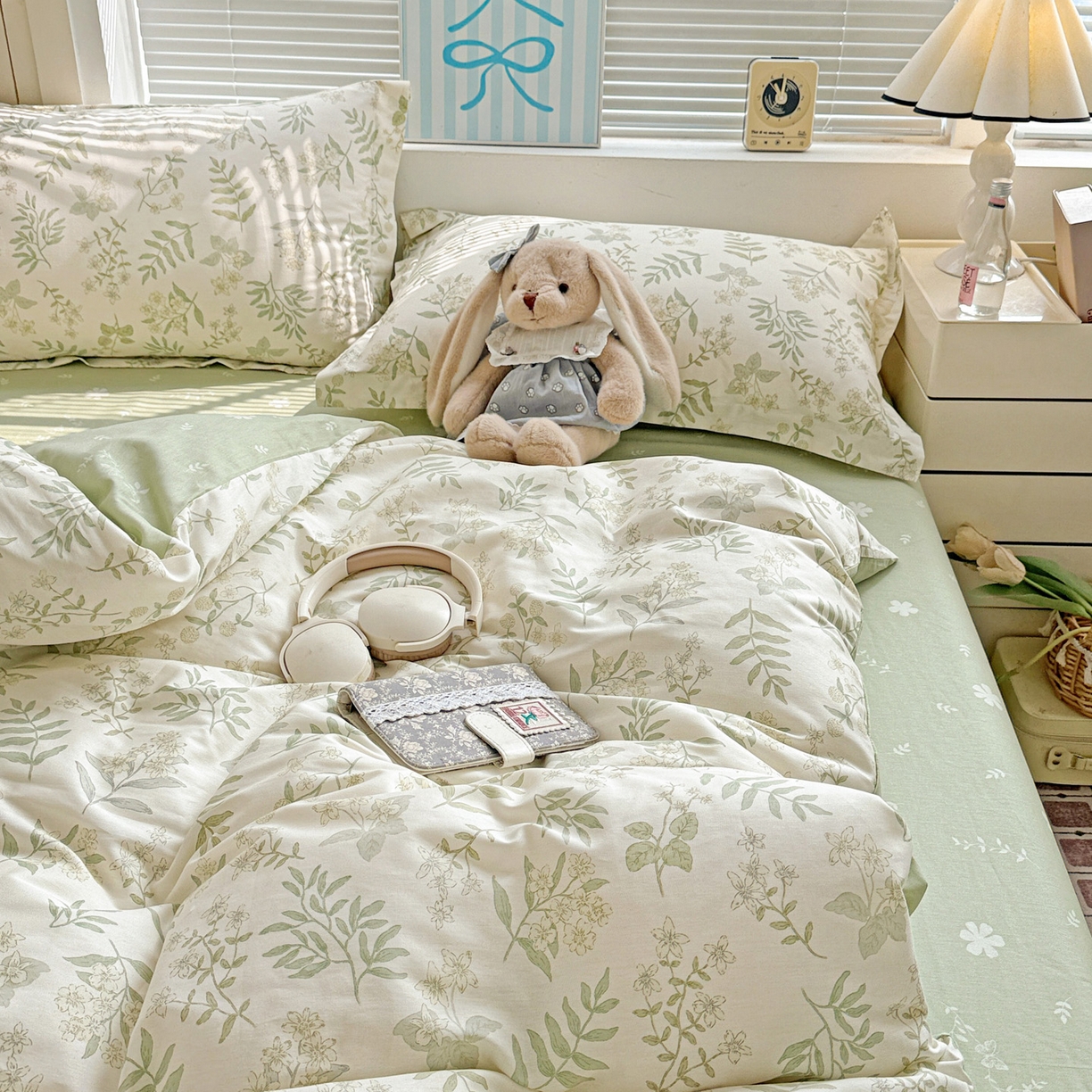 91家纺网 家纺一手货源 找家纺 董成龙家纺 2026春夏新款100%全棉纯棉印花四件套印花卡通系列三件套（喷气工艺） 青梅温茶-绿