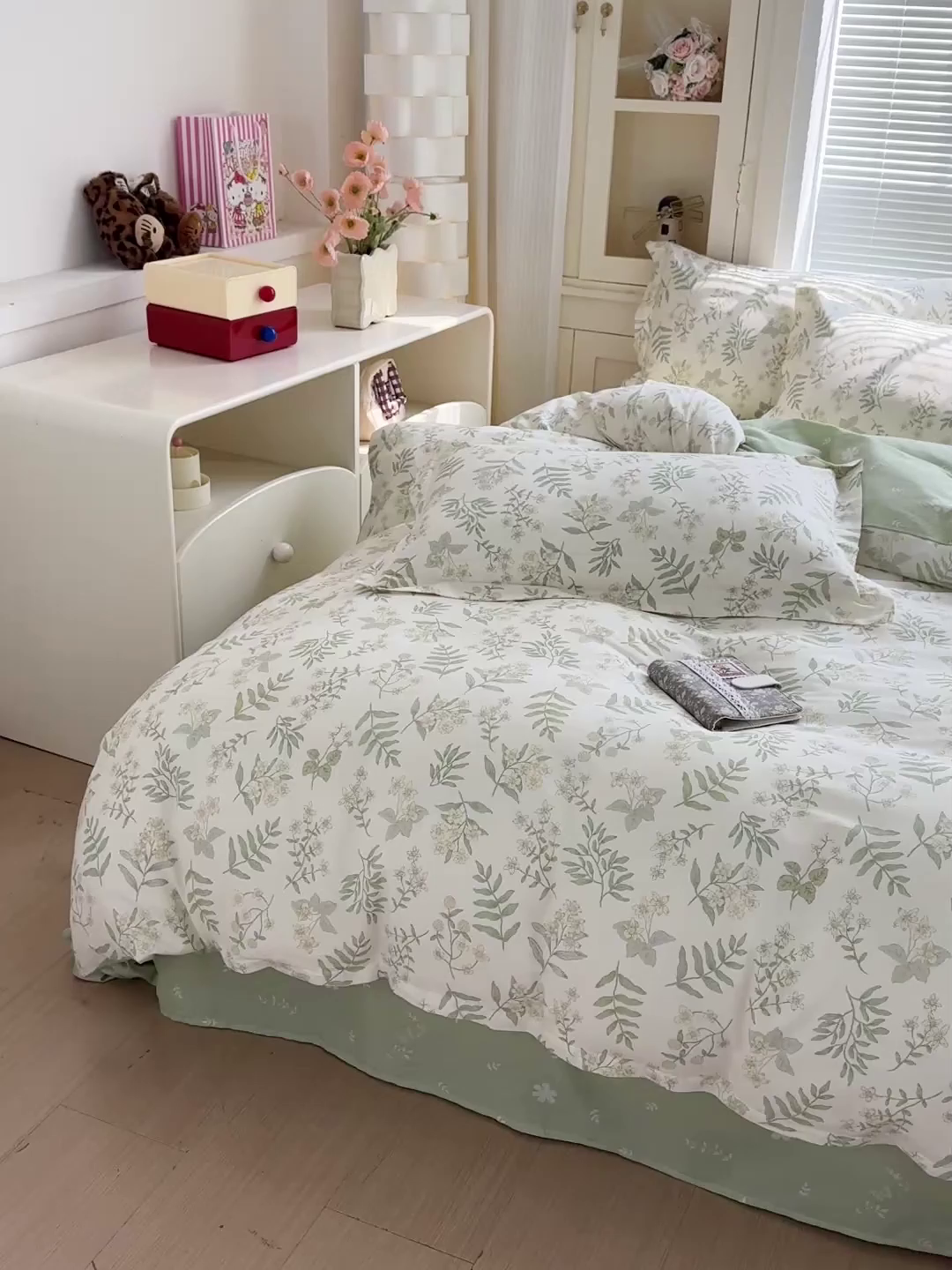 91家纺网 家纺一手货源 找家纺 董成龙家纺 2026春夏新款100%全棉纯棉印花四件套印花卡通系列三件套（喷气工艺） 青梅温茶-绿