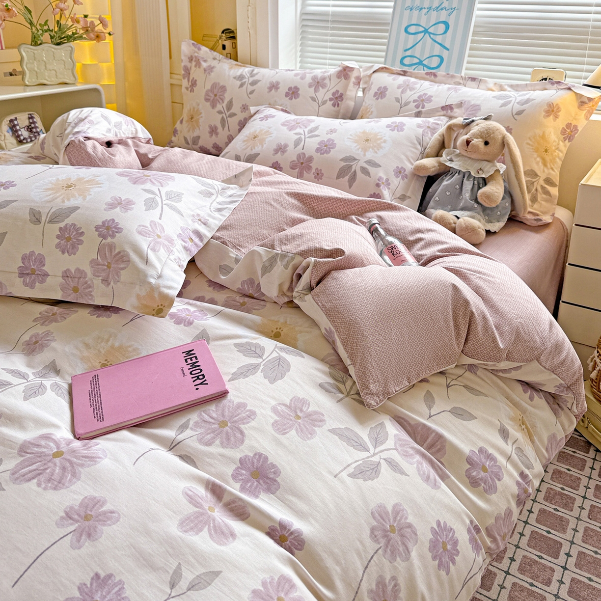 91家纺网 家纺一手货源 找家纺 董成龙家纺 2026春夏新款100%全棉纯棉印花四件套印花卡通系列三件套（喷气工艺） 秋日确幸-豆沙