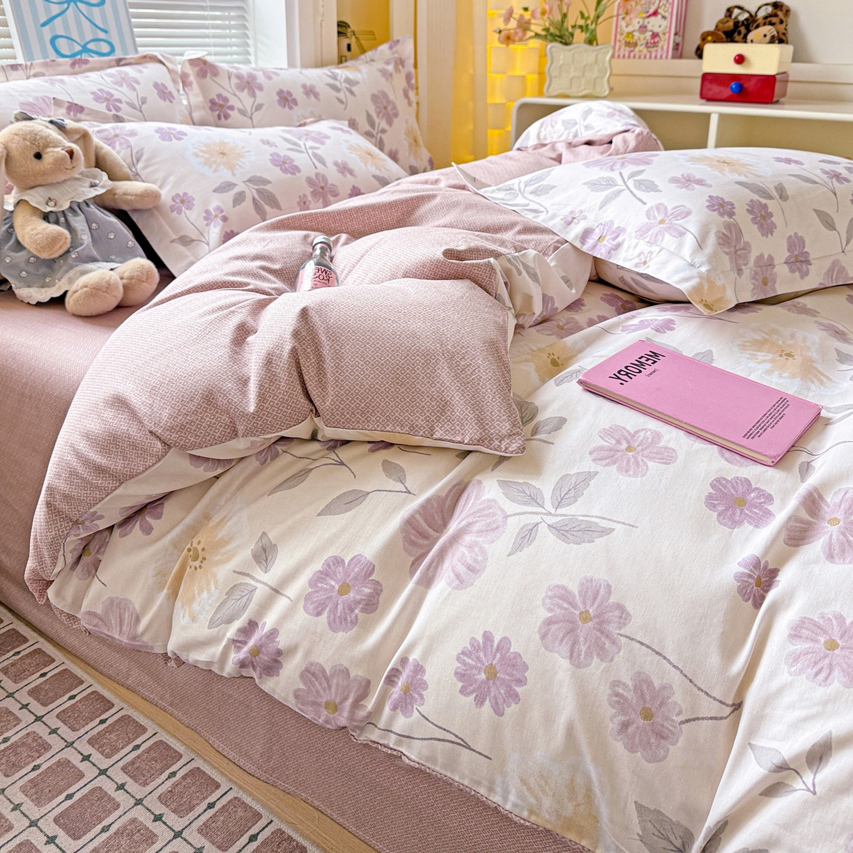 91家纺网 家纺一手货源 找家纺 董成龙家纺 2026春夏新款100%全棉纯棉印花四件套印花卡通系列三件套（喷气工艺） 秋日确幸-豆沙