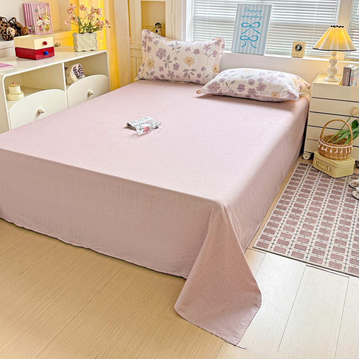 91家纺网 家纺一手货源 找家纺 董成龙家纺 2026春夏新款100%全棉纯棉印花四件套印花卡通系列三件套（喷气工艺） 秋日确幸-豆沙