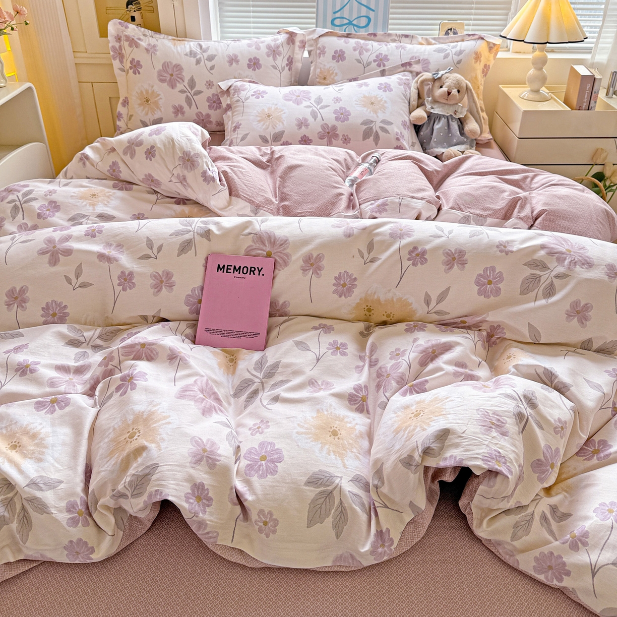 91家纺网 家纺一手货源 找家纺 董成龙家纺 2026春夏新款100%全棉纯棉印花四件套印花卡通系列三件套（喷气工艺） 秋日确幸-豆沙